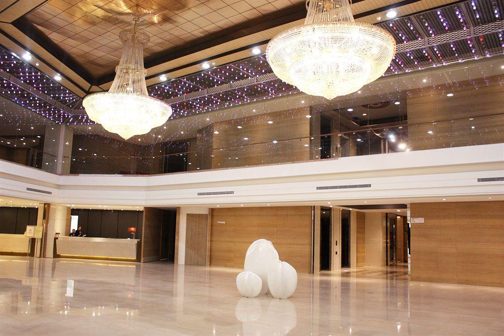 Pleasant Hotels International Taoyuan Bagian luar foto