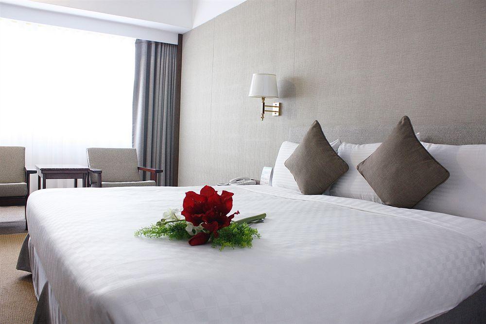 Pleasant Hotels International Taoyuan Bagian luar foto