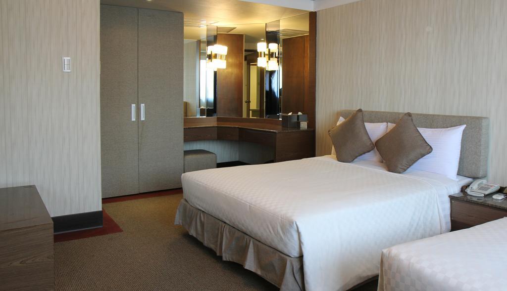 Pleasant Hotels International Taoyuan Bagian luar foto