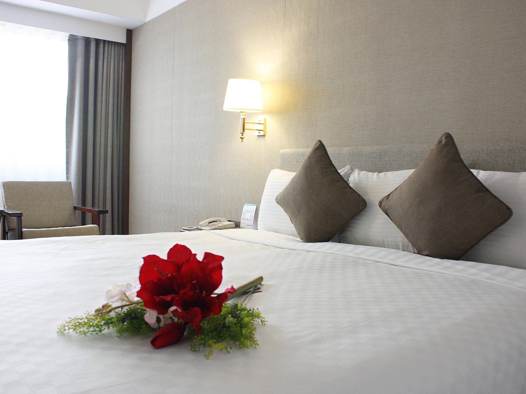 Pleasant Hotels International Taoyuan Bagian luar foto