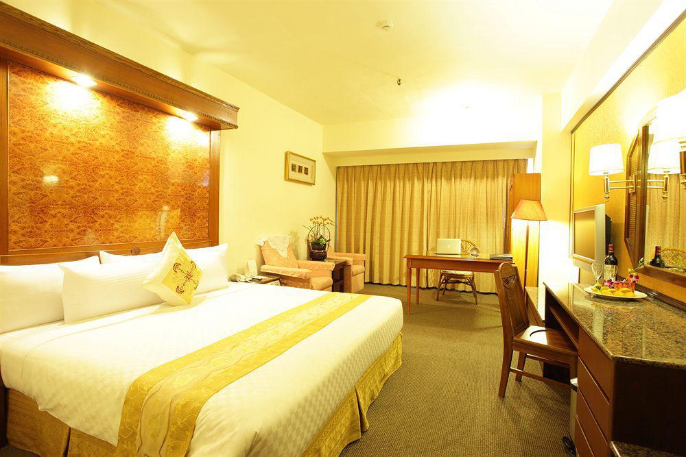 Pleasant Hotels International Taoyuan Bagian luar foto